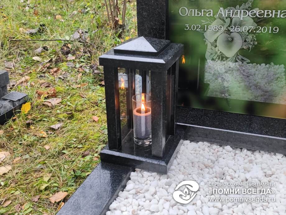 Гранитная лампада высотой 35см